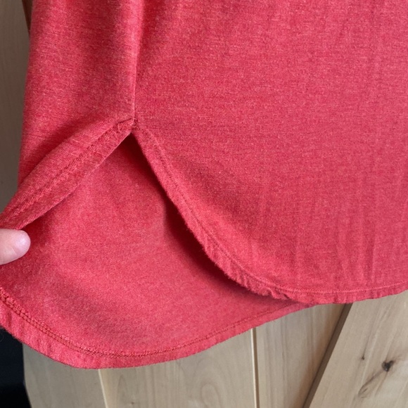 Max Studio SMALL soft ruffle sleeve tulip slit dress (red) - Picture 4 of 10